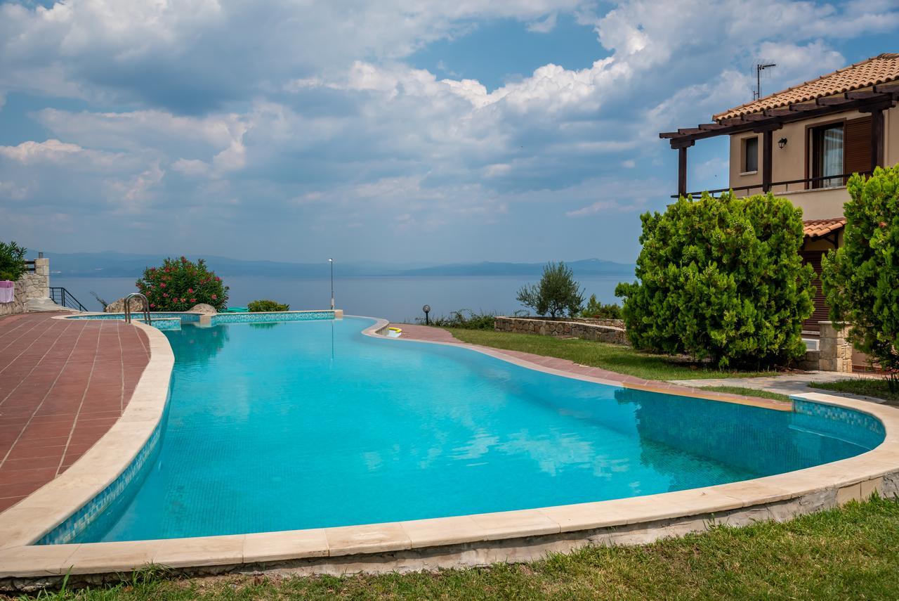 Blue Thea Luxury Villa In Afitos Extérieur photo